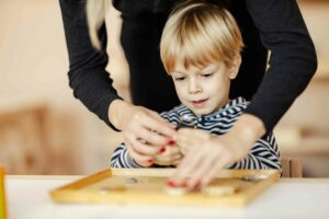 Jouets en bois pour enfant Montessori de MERLE-TOYS®.